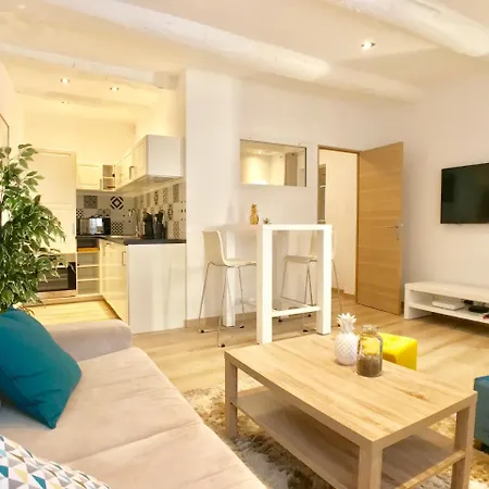 Dans Le Quartier Typique Du Vieil Apartment
