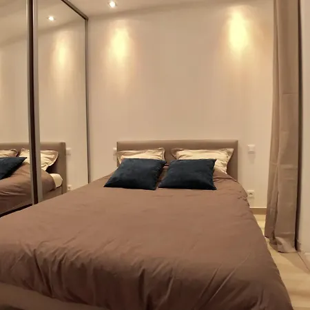 Lägenhet Dans Le Quartier Typique Du Vieil Antibes